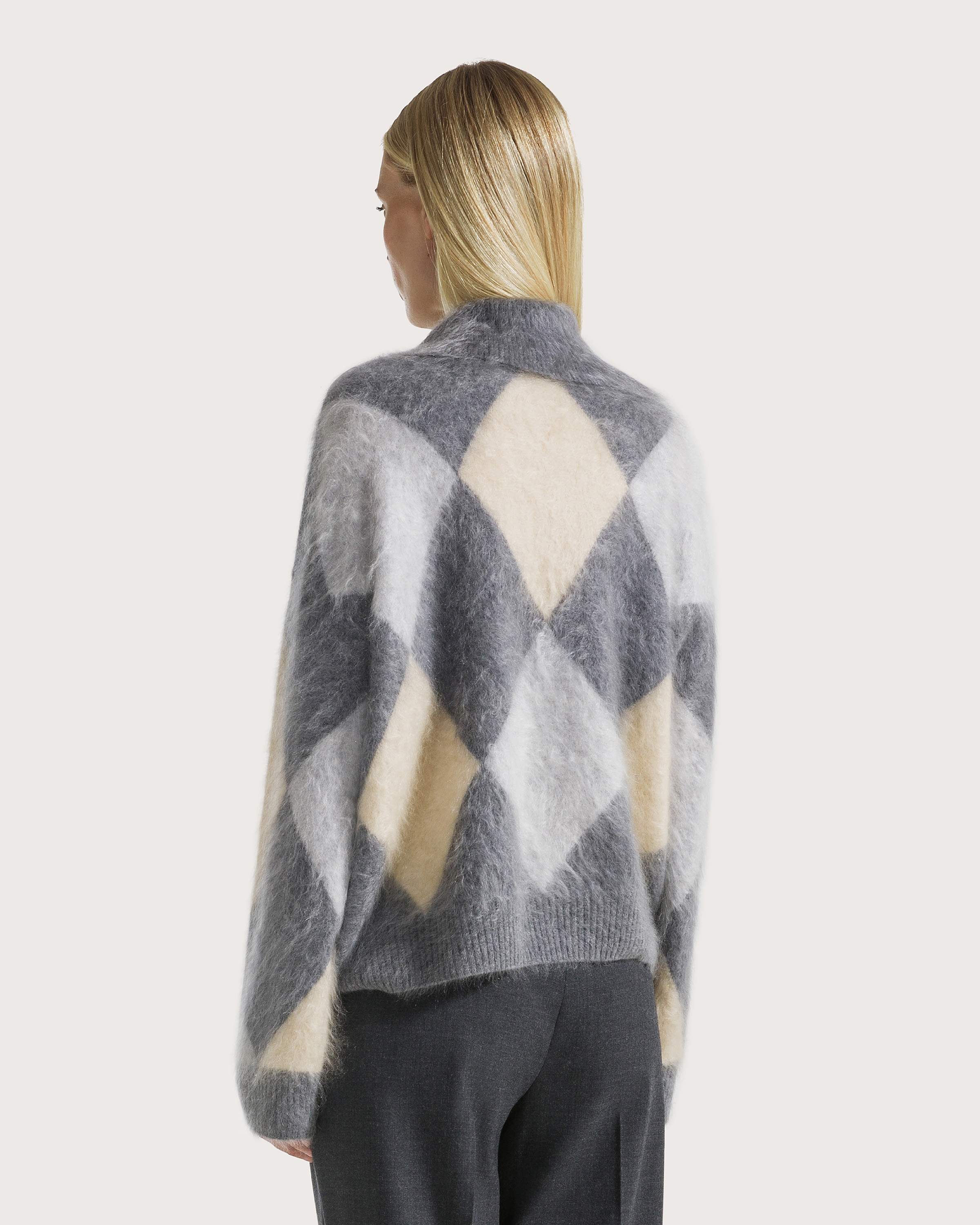 Sveter grigio pelosetto in cashmere – Obrázok 5