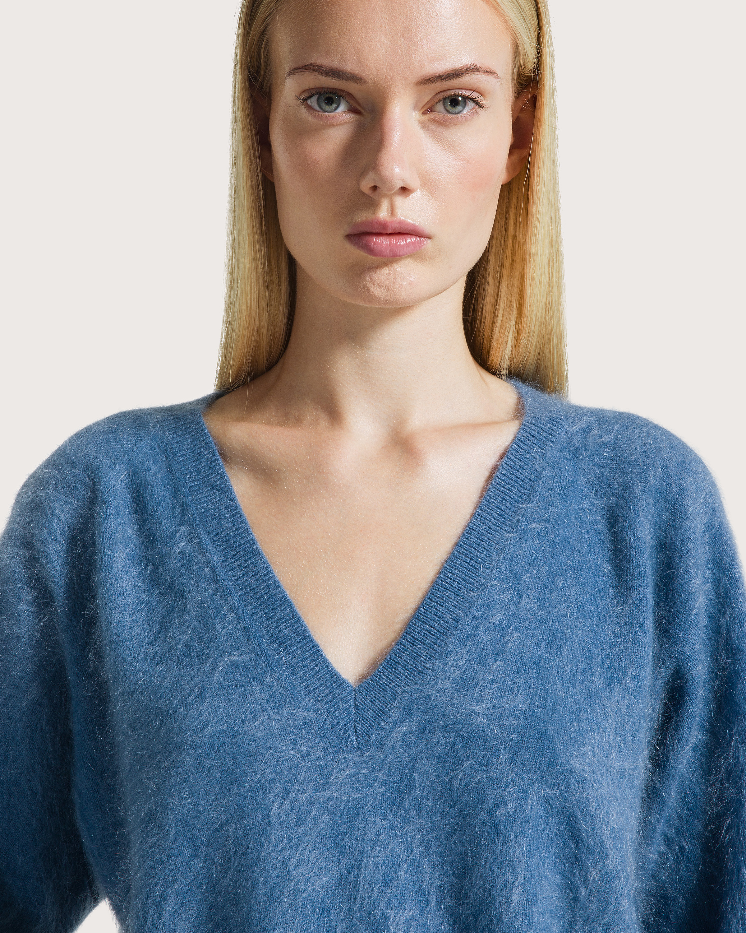 Sveter azzurro pelosetto in cashmere – Obrázok 4