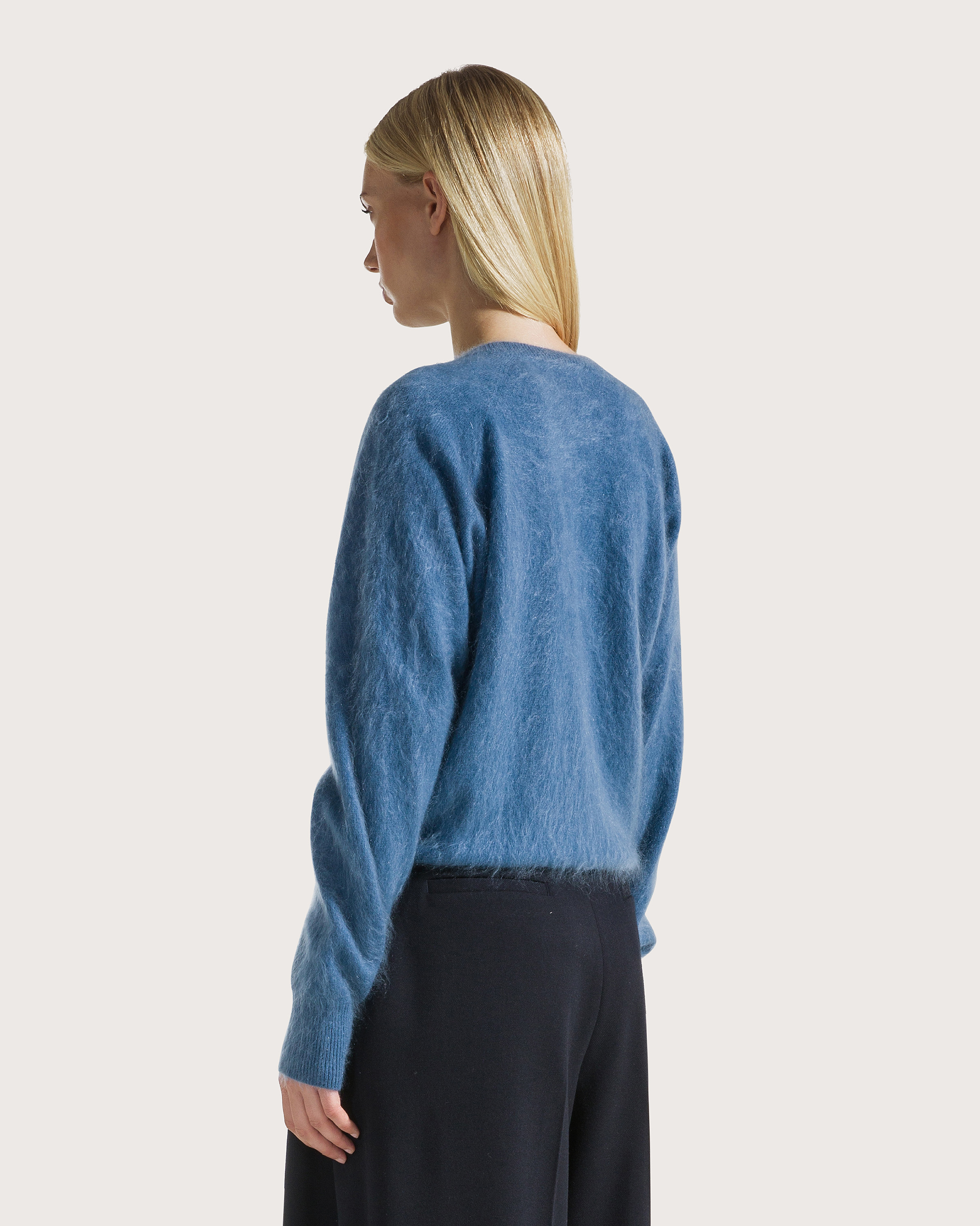 Sveter azzurro pelosetto in cashmere – Obrázok 5