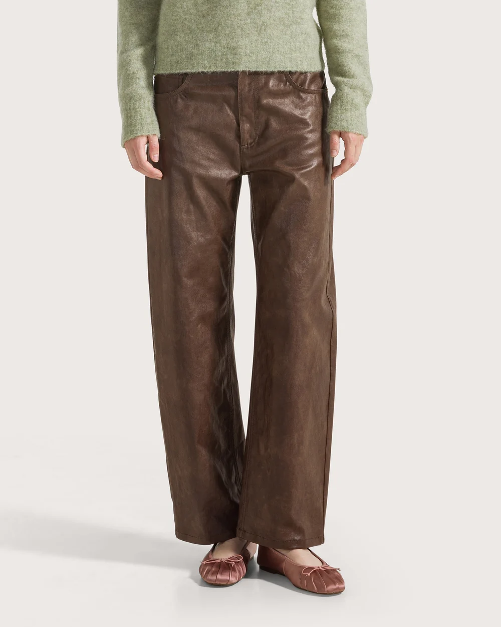 Nohavice marrone gabardina effetto pelle